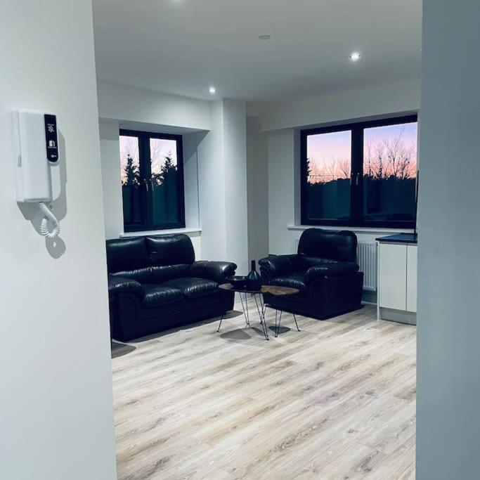 New One Bedroom Luxury Apartment In Солихалл Экстерьер фото
